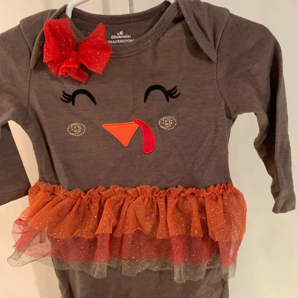 Celebrate Baby Girls Thanksgiving Turkey Romper Size 3 to 6 Months